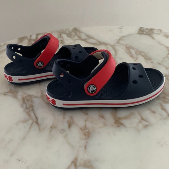 Crocs unisex-child Crocband Cruiser Sandals (Toddler/Little Kid) - Picture 4 of 8